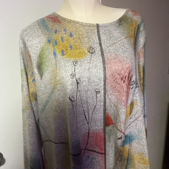 NWT Jess And Jane Women’s Blouse Grey Floral Print Heathered Fab… - Picture 5 of 16